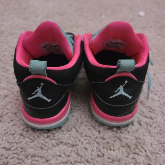 Youth Girl Jordans - Picture 3 of 3